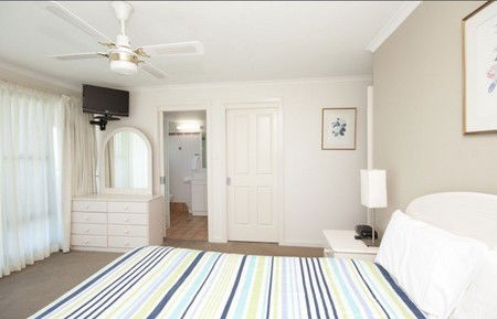 Sails Apartments - Grafton Accommodation 3