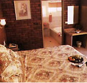 Colonial Motor Lodge
