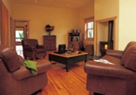Quince Cottage - Grafton Accommodation 2