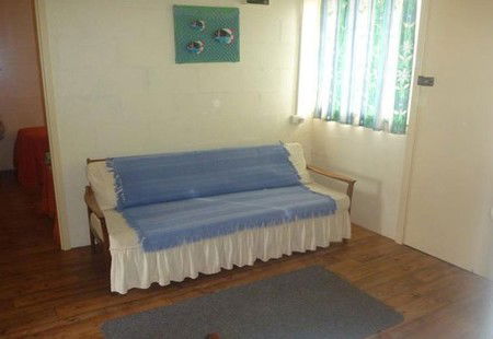 Oaklands Fishing Cottage - Grafton Accommodation 2