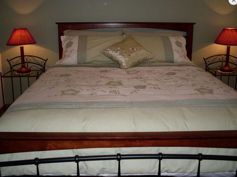 Lazy Days B&B Cottage - Grafton Accommodation 5