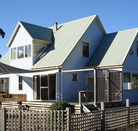 The Big Blue Retreat - Grafton Accommodation