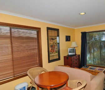 Kabuki By The Sea - Grafton Accommodation 3