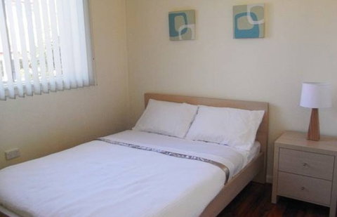 A Husky Sea-Esta - Grafton Accommodation 2