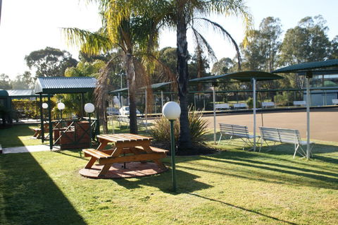 Deniliquin Country Club Motor Inn - Grafton Accommodation 3