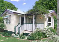 Flora Alba Cottage And Jacaranda On Pallas - Grafton Accommodation 4