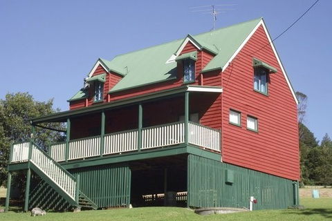 Pademelon Lodge - Holiday Home - Grafton Accommodation 5