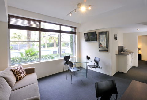 Sleep And Go Hotel, Preston - Grafton Accommodation 1