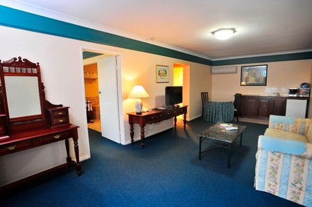 Best Western Clifton & Grittleton Lodge - Grafton Accommodation 1
