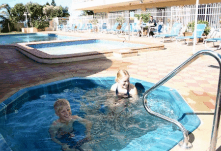 Bahia Beachfront Apartments - Grafton Accommodation