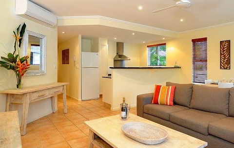 Cayman Villas Port Douglas - Grafton Accommodation 3