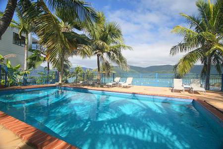 Coral Point Lodge - Grafton Accommodation 1