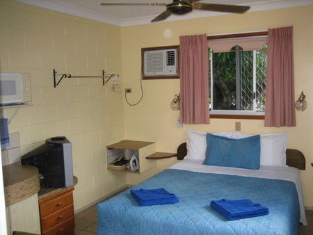 Paradise Court Holiday Units - Grafton Accommodation 3
