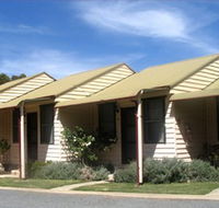 The Village Cabins - Grafton Accommodation