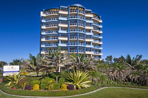 Beaches International - Grafton Accommodation 0