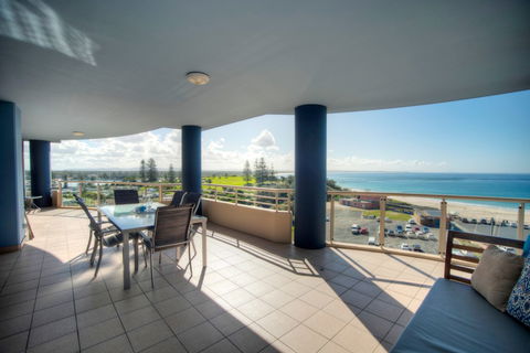 Beaches International - Grafton Accommodation 2