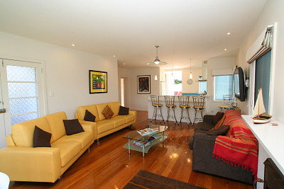 Bridport Holiday Rental - Grafton Accommodation 2