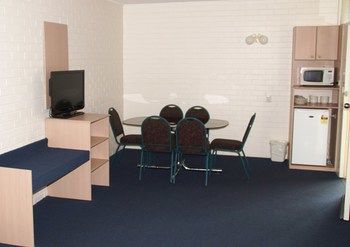 Econo Lodge Tamworth - Grafton Accommodation 81