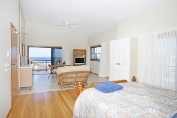 Lavender House B&B - Grafton Accommodation 5