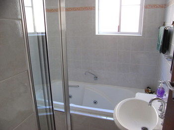 Lavender House B&B - Grafton Accommodation 9