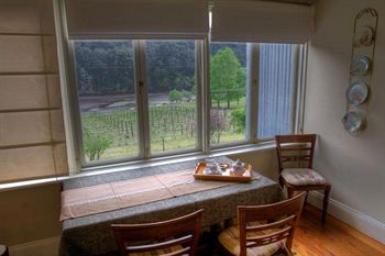 Tizzana Winery Bed & Breakfast - Grafton Accommodation 4