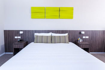Ibis Styles The Entrance - Grafton Accommodation 8