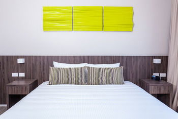 Ibis Styles The Entrance - Grafton Accommodation 9