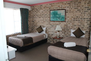 Airport Motel Sir Francis Drake - Grafton Accommodation 12