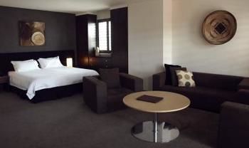 Hotel Ravesis - Grafton Accommodation 2
