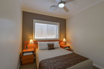 Cadman Motor Inn & Apartments - Grafton Accommodation 10