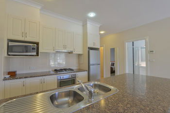 Cadman Motor Inn & Apartments - Grafton Accommodation 19