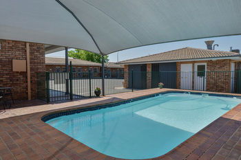 Cadman Motor Inn & Apartments - Grafton Accommodation 23