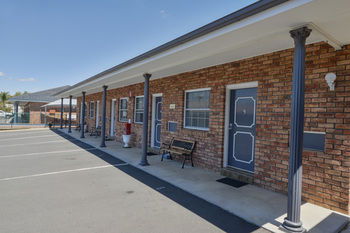 Cadman Motor Inn & Apartments - Grafton Accommodation 24