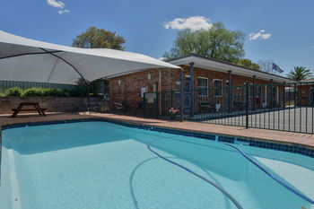 Cadman Motor Inn & Apartments - Grafton Accommodation 28
