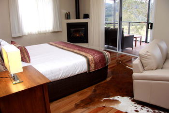 Yabbaloumba Retreat - Grafton Accommodation 4