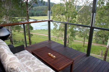 Yabbaloumba Retreat - Grafton Accommodation 11