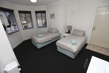 Across Country Motel And Serviced Apartments - Grafton Accommodation 17