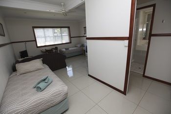 Across Country Motel And Serviced Apartments - Grafton Accommodation 21