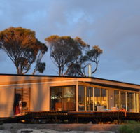 Sawyers Bay Shacks - Grafton Accommodation
