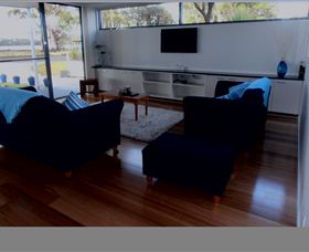 Tuckers Rocks Cottage - Grafton Accommodation 1