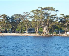 Tuckers Rocks Cottage - Grafton Accommodation 2
