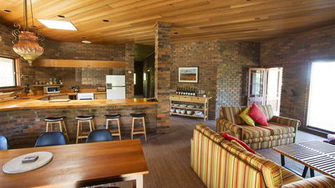 The Eagles Nest - Grafton Accommodation 1