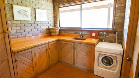The Eagles Nest - Grafton Accommodation 5