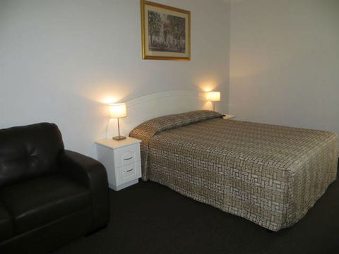 Charters Towers Heritage Lodge Motel - Grafton Accommodation 3