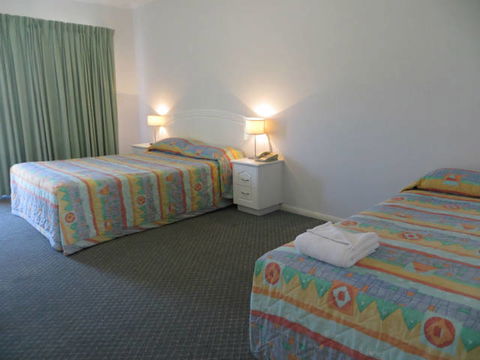 Charters Towers Heritage Lodge Motel - Grafton Accommodation 4