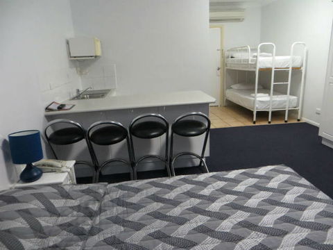 Charters Towers Heritage Lodge Motel - Grafton Accommodation 6