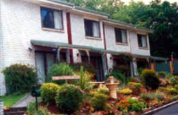 Davey Place Holiday Town Houses - Grafton Accommodation 1