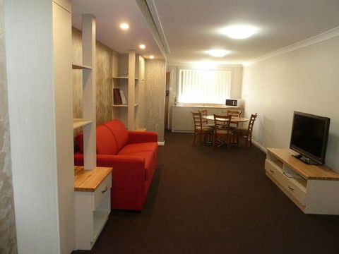 McNevins Tamworth Motel - Grafton Accommodation 0