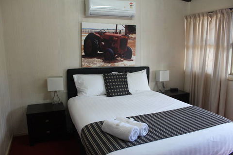 Merredin Motel & Gumtree Restaurant - Grafton Accommodation 0