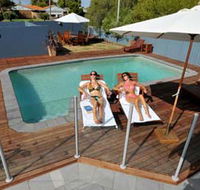 Waikiki Beach Bed and Breakfast - Grafton Accommodation